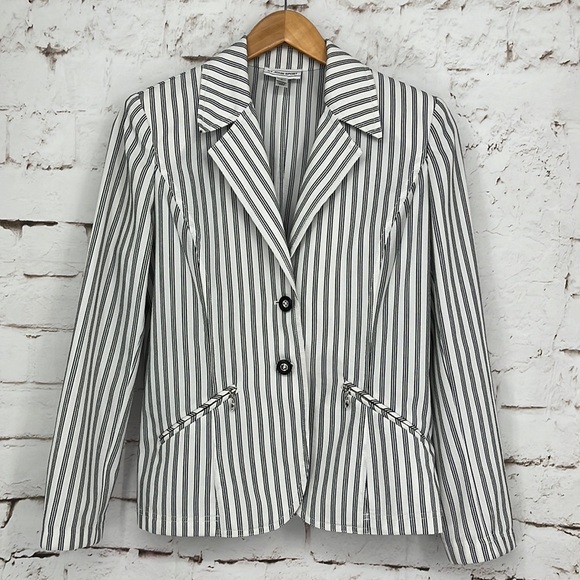 St. John Jackets & Blazers - ✨VINTAGE✨St. John Sport Stretch Cotton Blazer, Size P